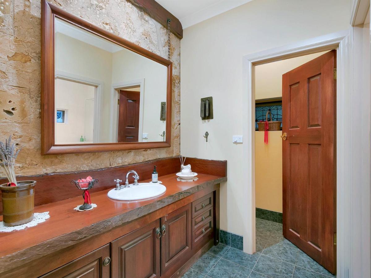 Lake Bywater Cottage Walker Flat Ngoại thất bức ảnh