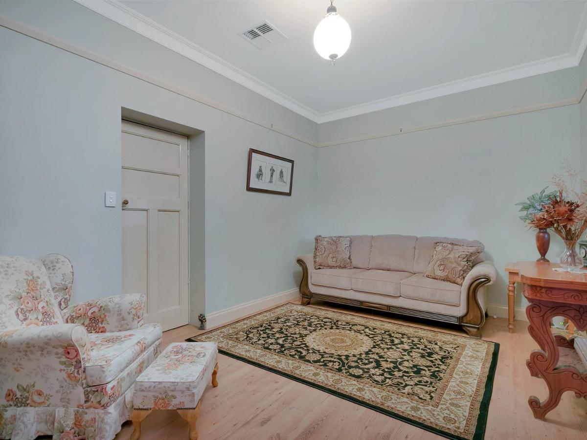 Lake Bywater Cottage Walker Flat Ngoại thất bức ảnh